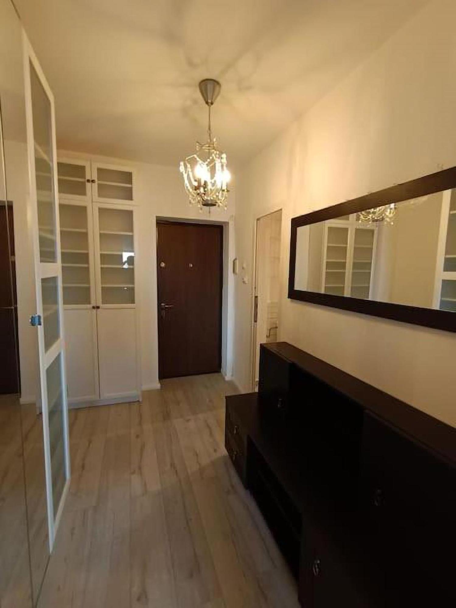 Superb 1br With Air Conditioner Bukarest